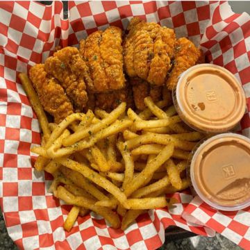 Catfish Basket w/fries