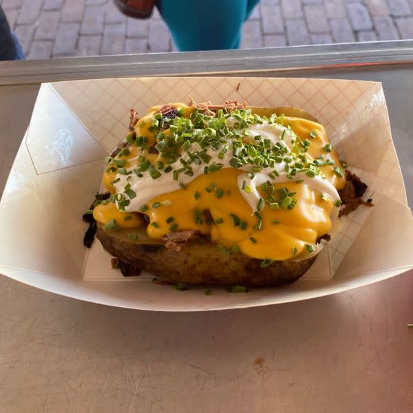 Small Baked Potato w/Meat & Cheese Sauce