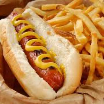 Hot Dog w/ Fries 