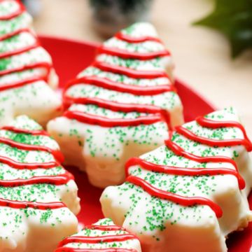 DEEP FRIED CHRISTMAS TREE CAKES