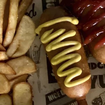 2 HONEY CORNDOGS & FRY