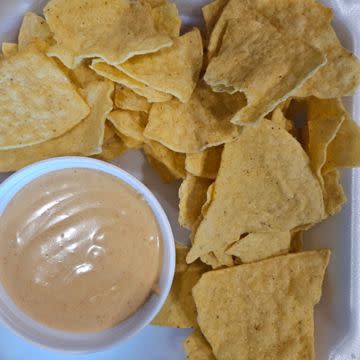 Chips & Queso 