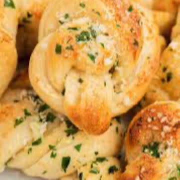 Garlic Knots 