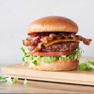 Bacon Cheesy Burger w/ Fries