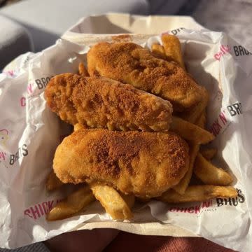 Chicken Tenders w/ Fries