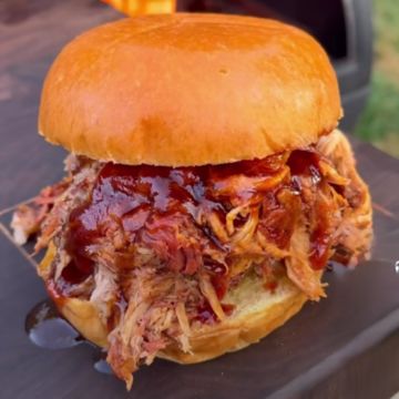 Pulled Pork BBQ Sandwich 
