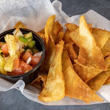 Tortilla Chips w/ Salsa 