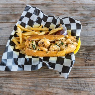 Creamy Shrimp Po'boy 
