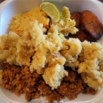 Cracked Conch Dinner 