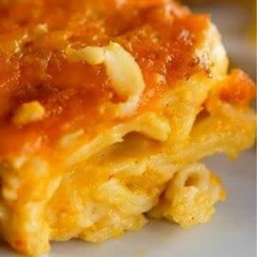 Bahamian style baked macaroni and cheese 