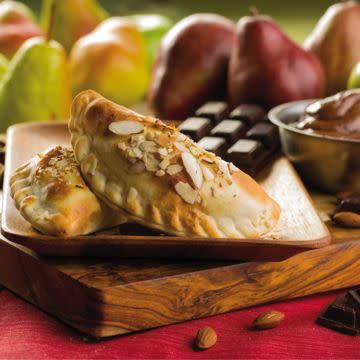 APPLE CRANBERRY & NUTELLA EMPANADA