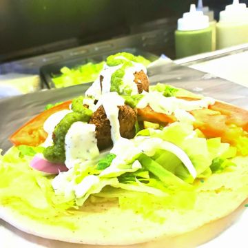 Falafel Sandwich w/ Fries