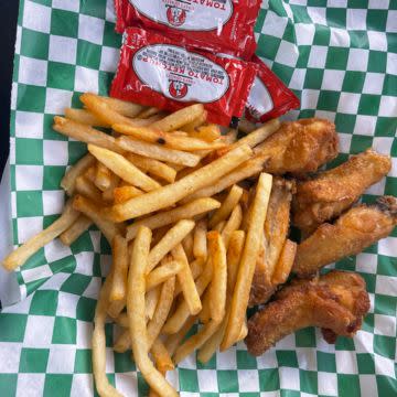 5 Wings w/ Fries Basket