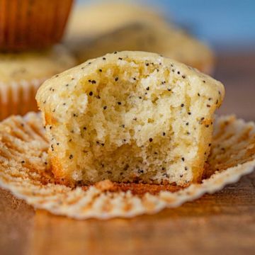 Lemon-Poppyseed Muffin