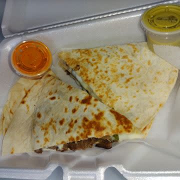 Quesadilla Filled w/ Bistec ( Beef)