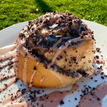 Oreo Cheesecake Pastry Roll 
