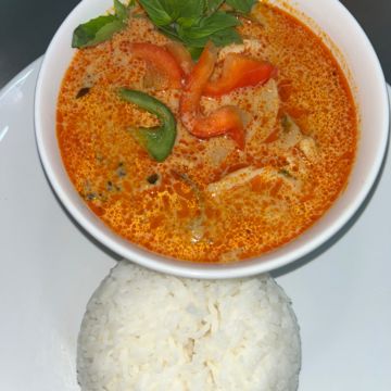 Red curry chicken 