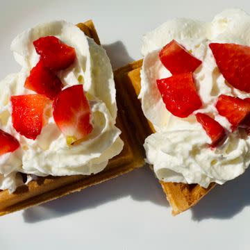Berry Puff Waffle