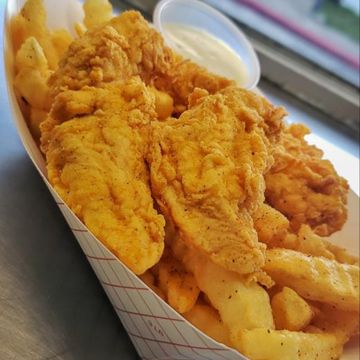 Chicken Tender Basket 3PC or 4PC w/ Fries