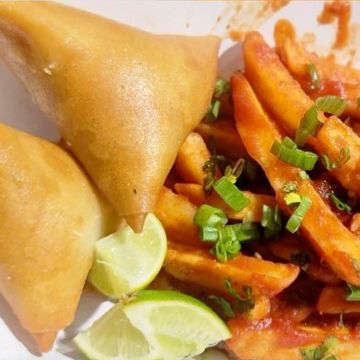 Masala Fries & 2 Samosas 