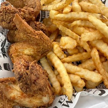 Fried Wings w/ Fries 