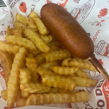 Kids Corn Dog w/ Fries 