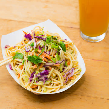 Cold noodle with sesame peanut vinaigrette 