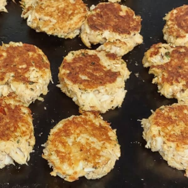 Crabcakes & Fries