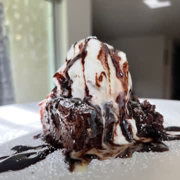 Brownie with ice cream