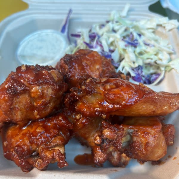 Honey-siracha chicken wings