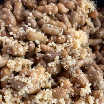 GARLIC BOILED PEANUTS