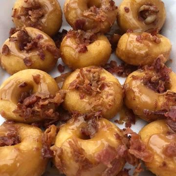 Maple Bacon Donuts (Dozen)