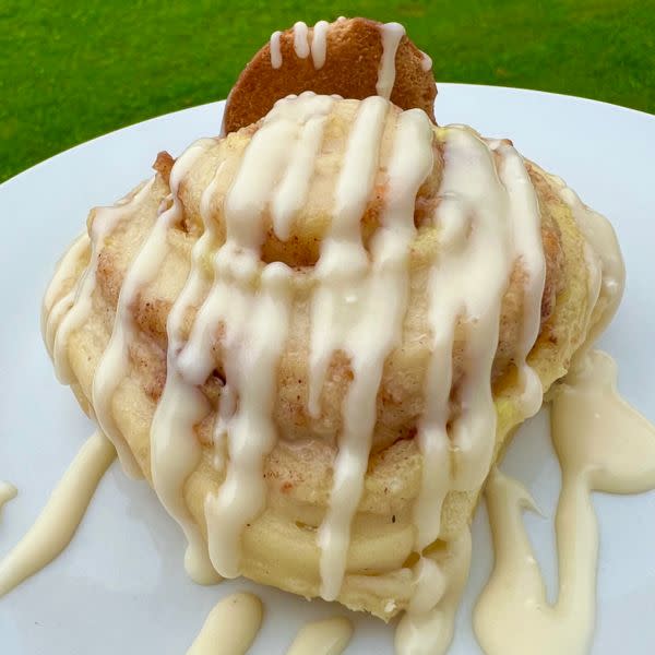 Banana Pudding Cinnamon Roll