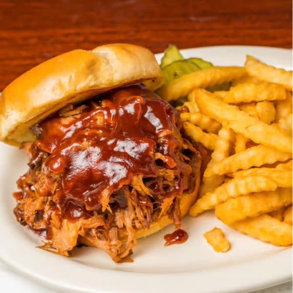 Bbq pulled pork sandwich