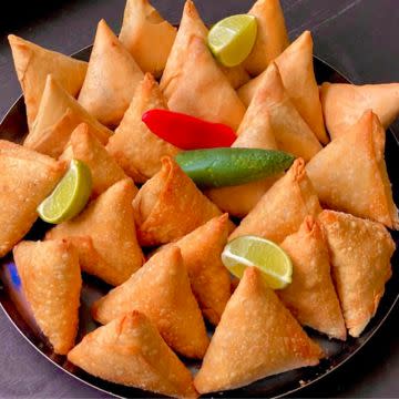 Meat Samosas (2 pcs)