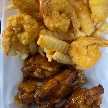 Wings & Shrimp w/ Fries 