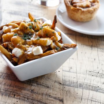 Traditional Beef Gravy Poutine