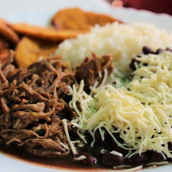 Pabellon Criollo Plate