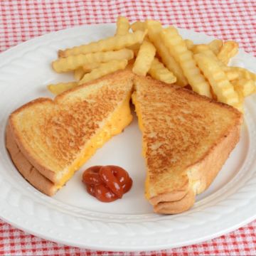 Grill cheddar cheese sandwich 