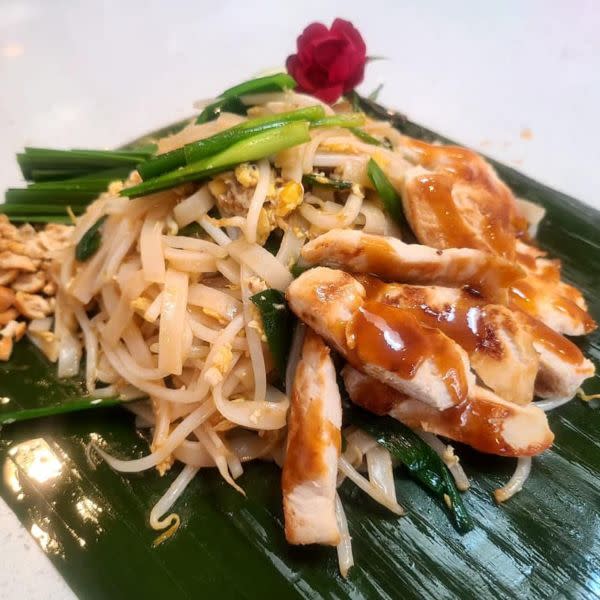 Chicken Pad Thai