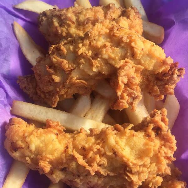 Chicken Tenders Basket (4PC))