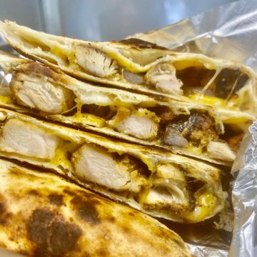 Grilled chicken quesedilla