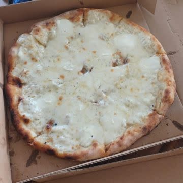 Bianca pizza / white pizza
