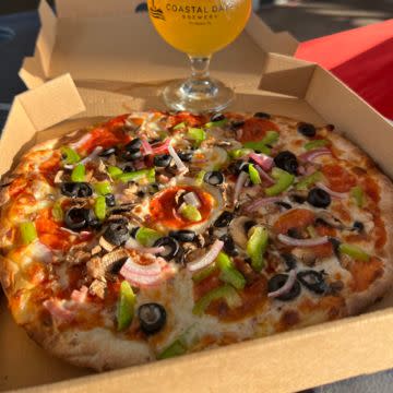 Dave's deluxe pizza