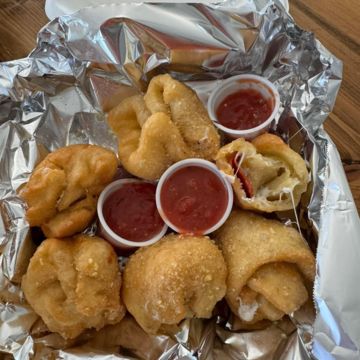 Pepperoni pizza puffs