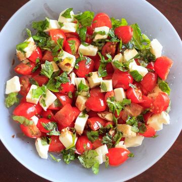 Tomato Basil Pesto Salad