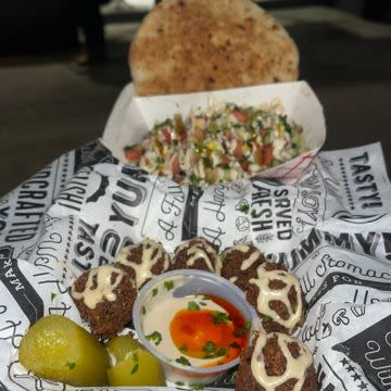 Falafel platter