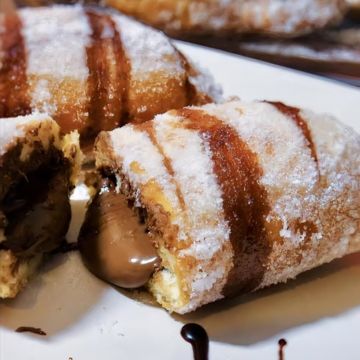Nutella Panzerotto (strawberries/bananas)