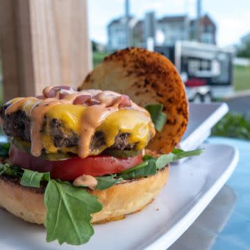 Black Angus Cheeseburger