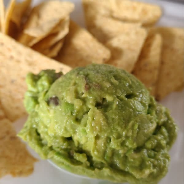 Guacamole • Chips 